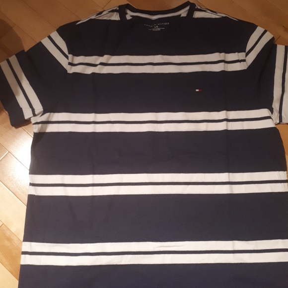 TOMMY HILFIGER SHORT SLEEVE T. - Picture 4 of 4